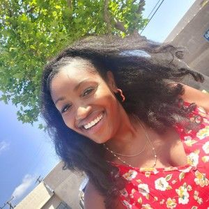 Meet your Posher, Ayo